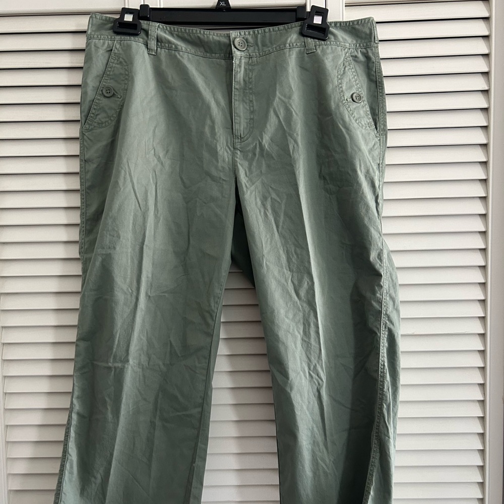 Bass GH Bass Women’s Capri Pants NWT Size 16
